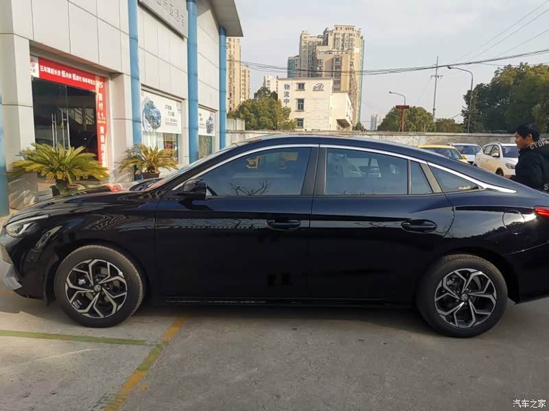 汽车之家|名爵5报价大全|大众点评|2021款 180dvvt 手动青春豪华版