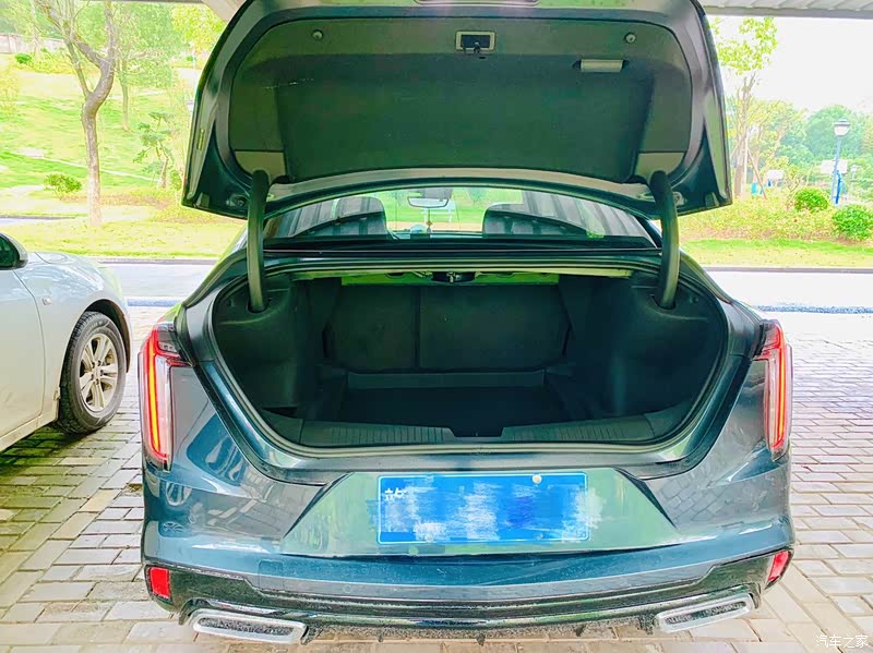 凯迪拉克ct42020款28t精英型