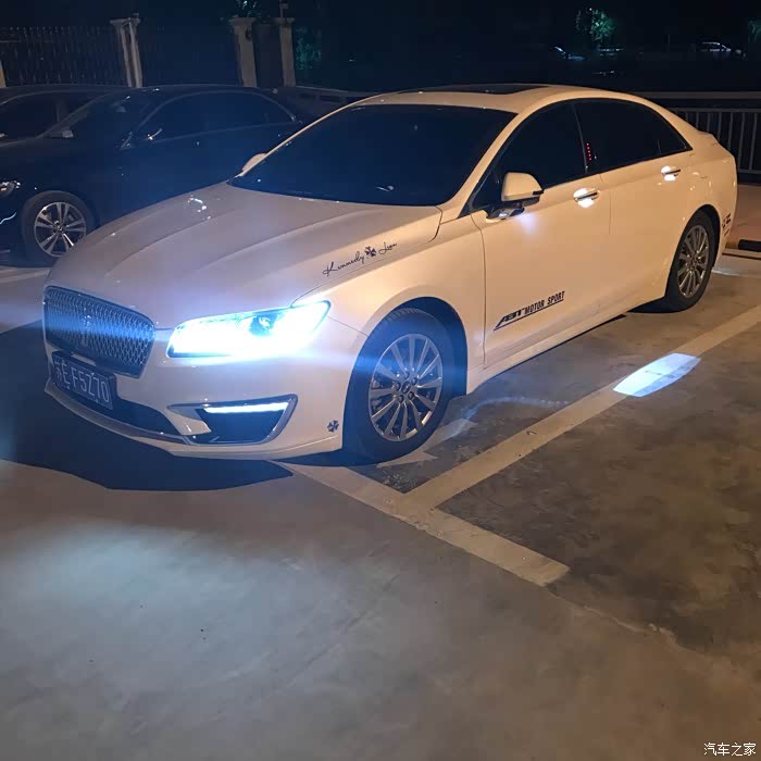 迎宾灯!帅!独特的尾灯造型!帅!大气的前脸中标!