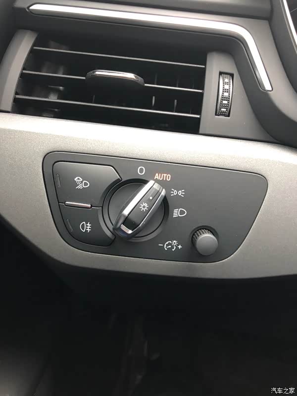 奥迪a4l 2018款 30周年年型 40 tfsi 进取型怎么样_优缺点_飞不高的