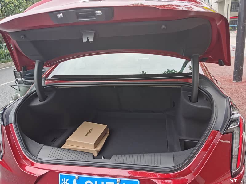 凯迪拉克ct42020款28t精英型