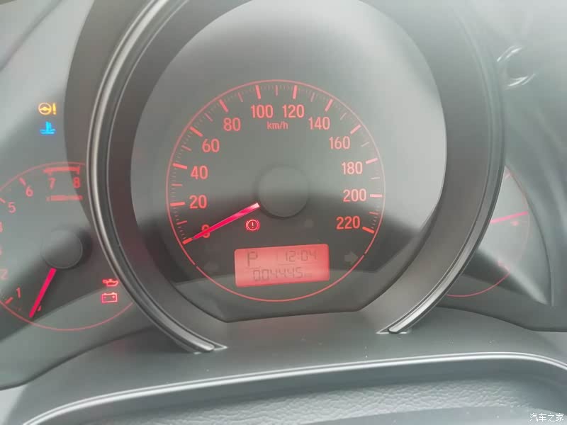 6l/100km,这个油耗是不开空调的.