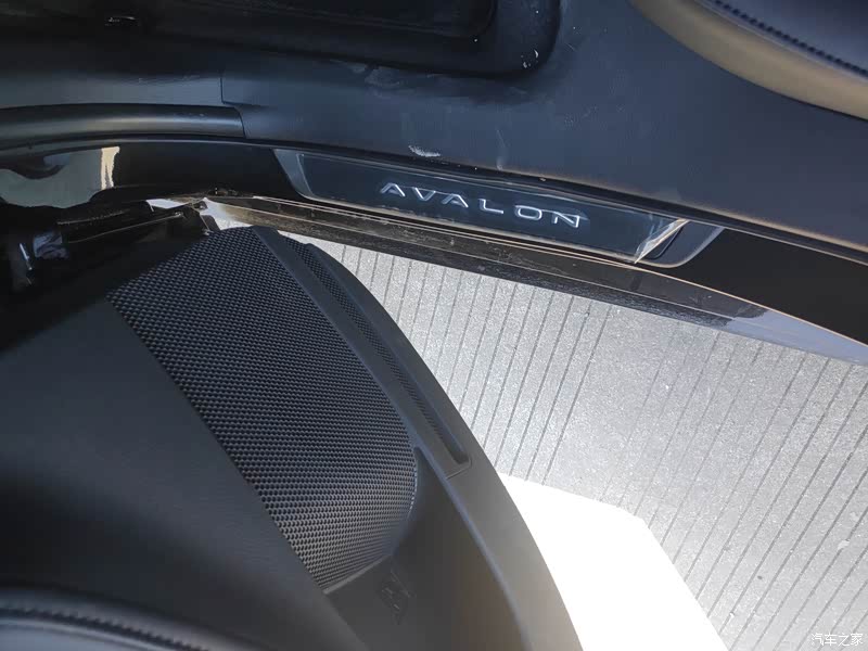 加装的迎宾踏板有点好看!