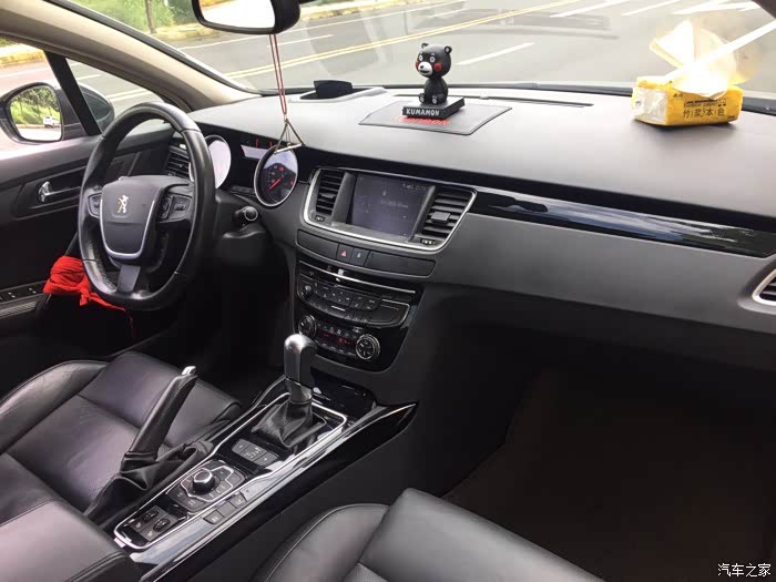 【内饰】 饰做气,这也508必需具备特质,指针式仪表,科技感足台.