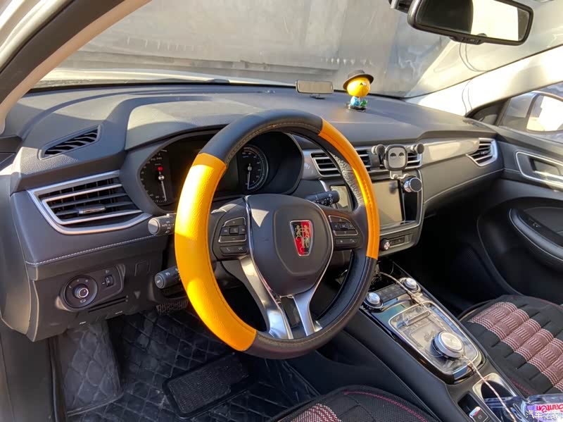 【内饰】 饰太满意前风挡面台面塑料材质,然后把面也都全塑料,这个我