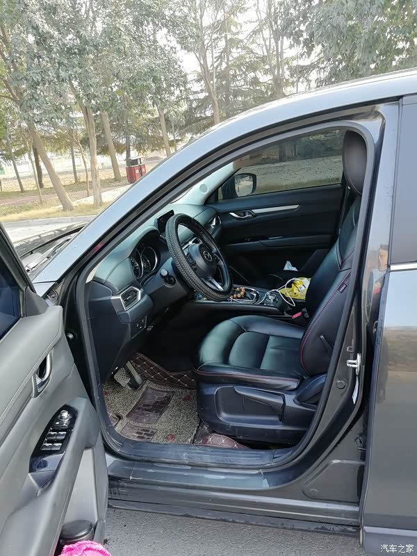 高高的底盘不是盖的,尤其是针对比较颠簸,不平整的路面时,人坐在车里