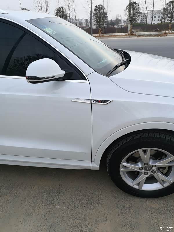 侧面加装个叶子板,是不是酷了一点点?