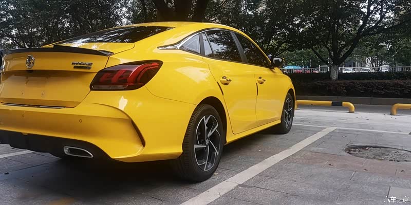 名爵5 2021款 300tgi dct青奢豪享版怎么样_优缺点_锋哥今天醉_口碑