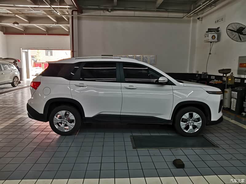 【外观】 较喜欢2020款宝骏530观,整体做提升,城市suv观时尚,非常漂亮