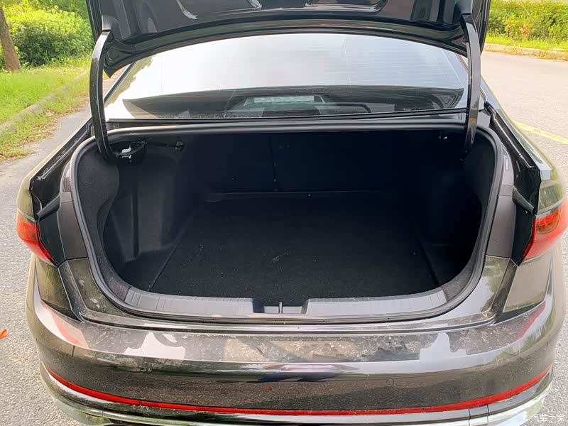 《年轻运动?皮实耐用的全新速腾》