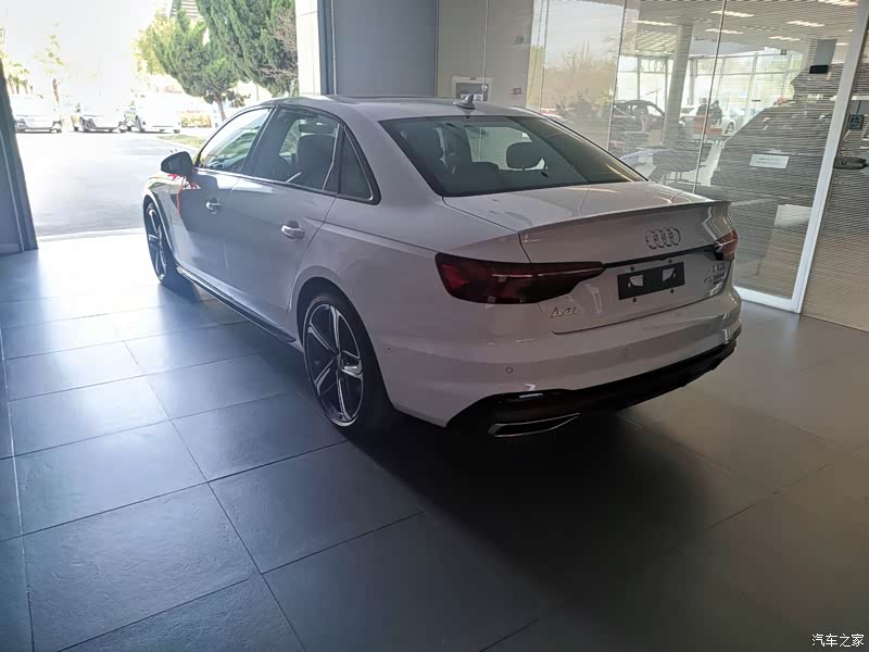 2022款45tfsiquattro臻选动感型