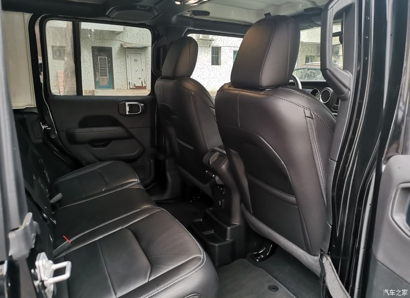 2021款20t撒哈拉四门版