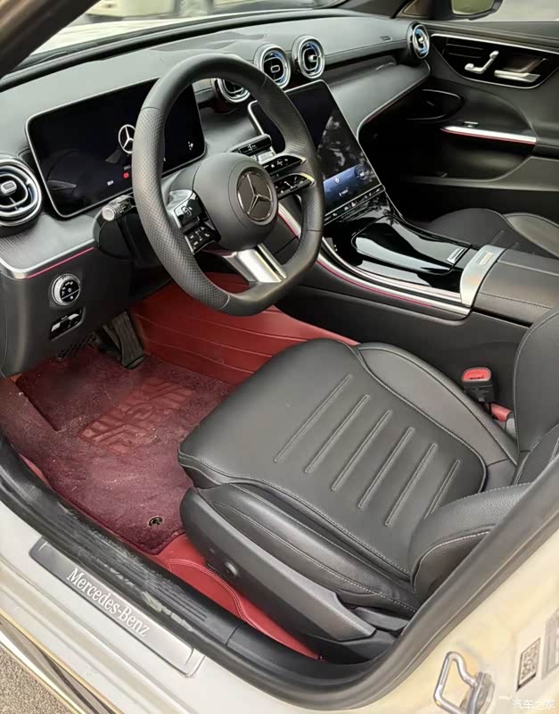 c级>奔驰c级口碑>2024款改款二c260l运动版这个车的空间设计73不错