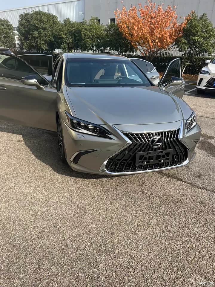 雷克萨斯es 2022款 300h 臻享版怎么样_优缺点_乘风漫步7642_口碑